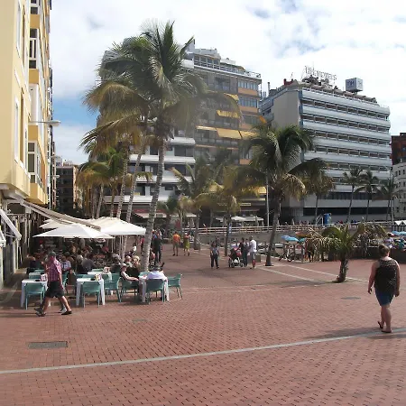 El Pirata Hostal