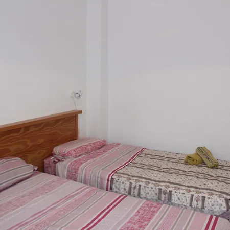 Hostal El Pirata *