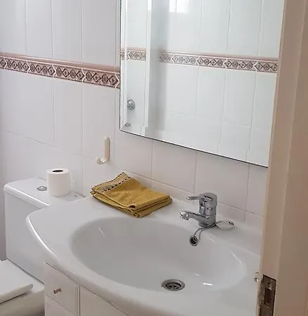 Hostal El Pirata *